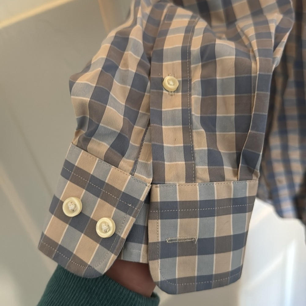 Men’s Button-up - Picture 4 of 6
